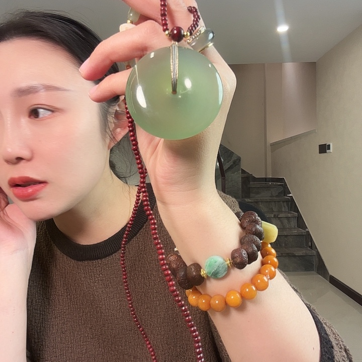 ᰔ***～蛇纹石玉未镶嵌颈饰