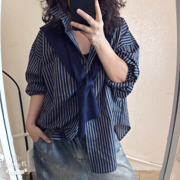 宽松版拼肩条纹衬衫 衣长75 胸围150左右