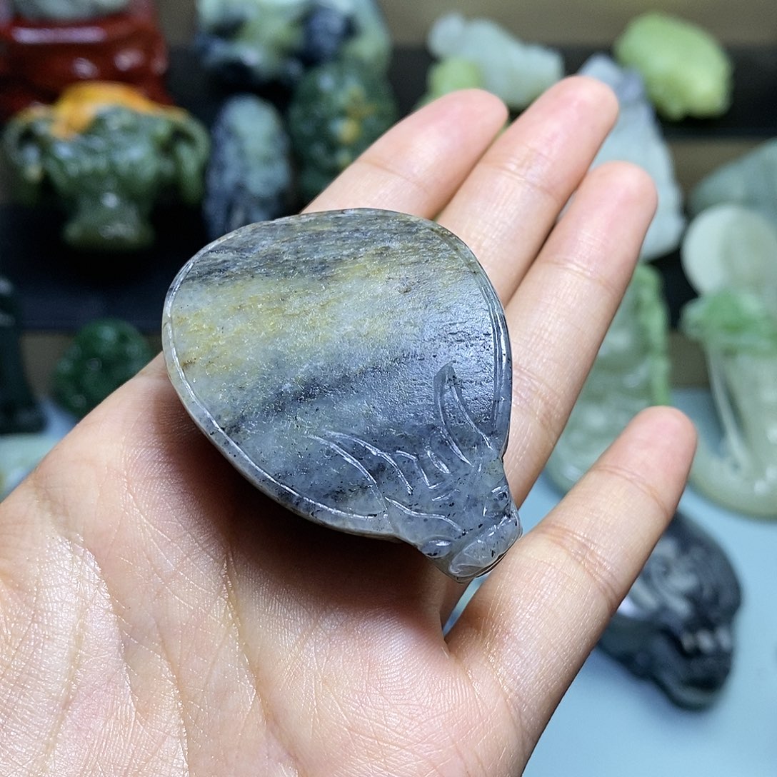 颈饰未镶嵌和田玉博*