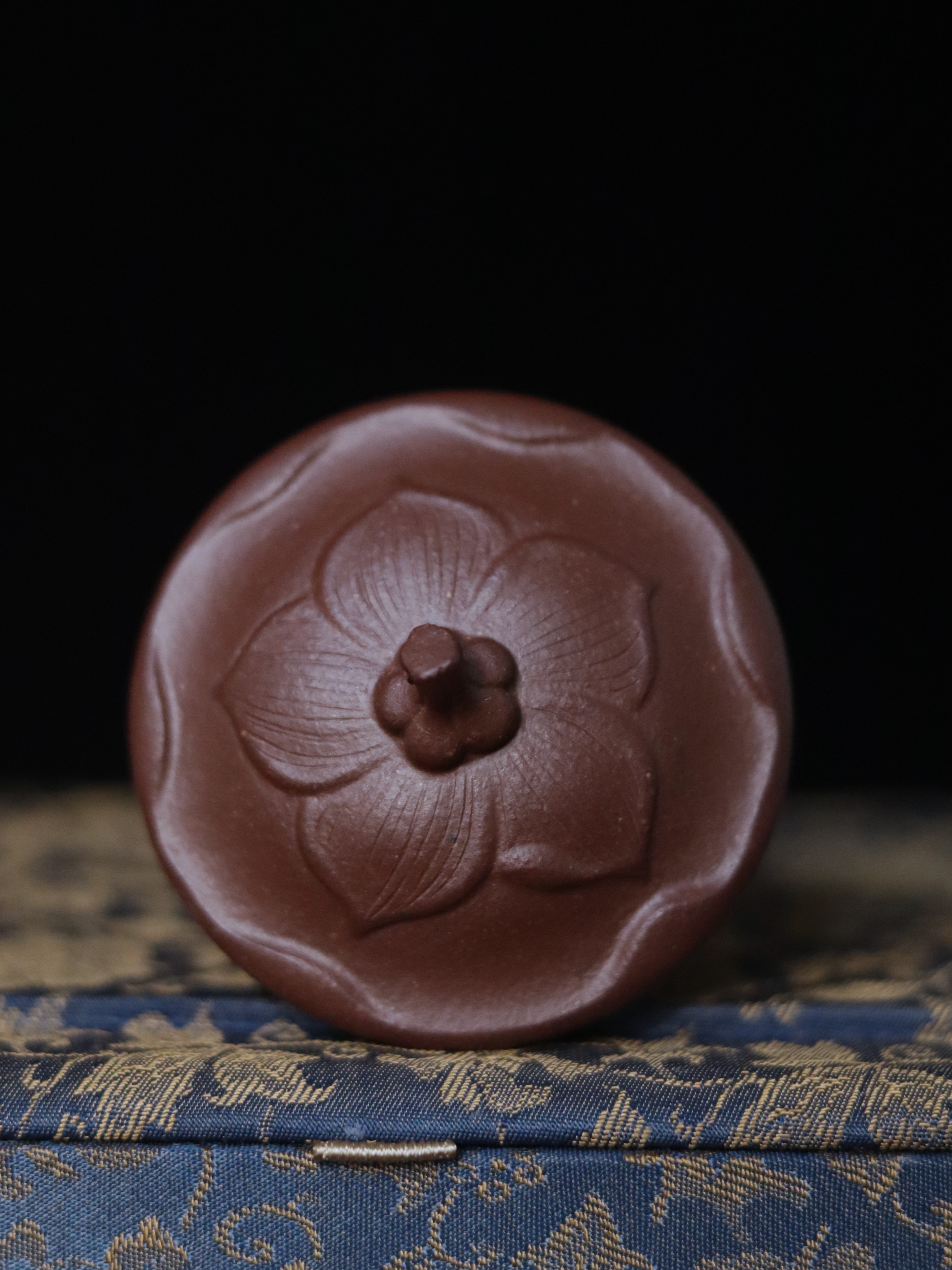 莲韵 原矿底槽青0添加无酸洗不抛光精工半手小花器紫砂壶