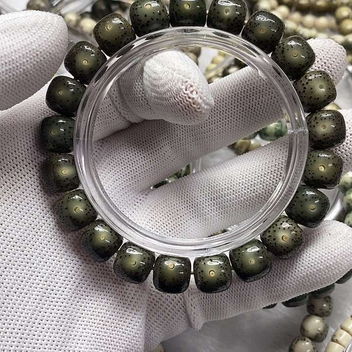 懵***球星月菩提吊坠11大留白满绿大冰