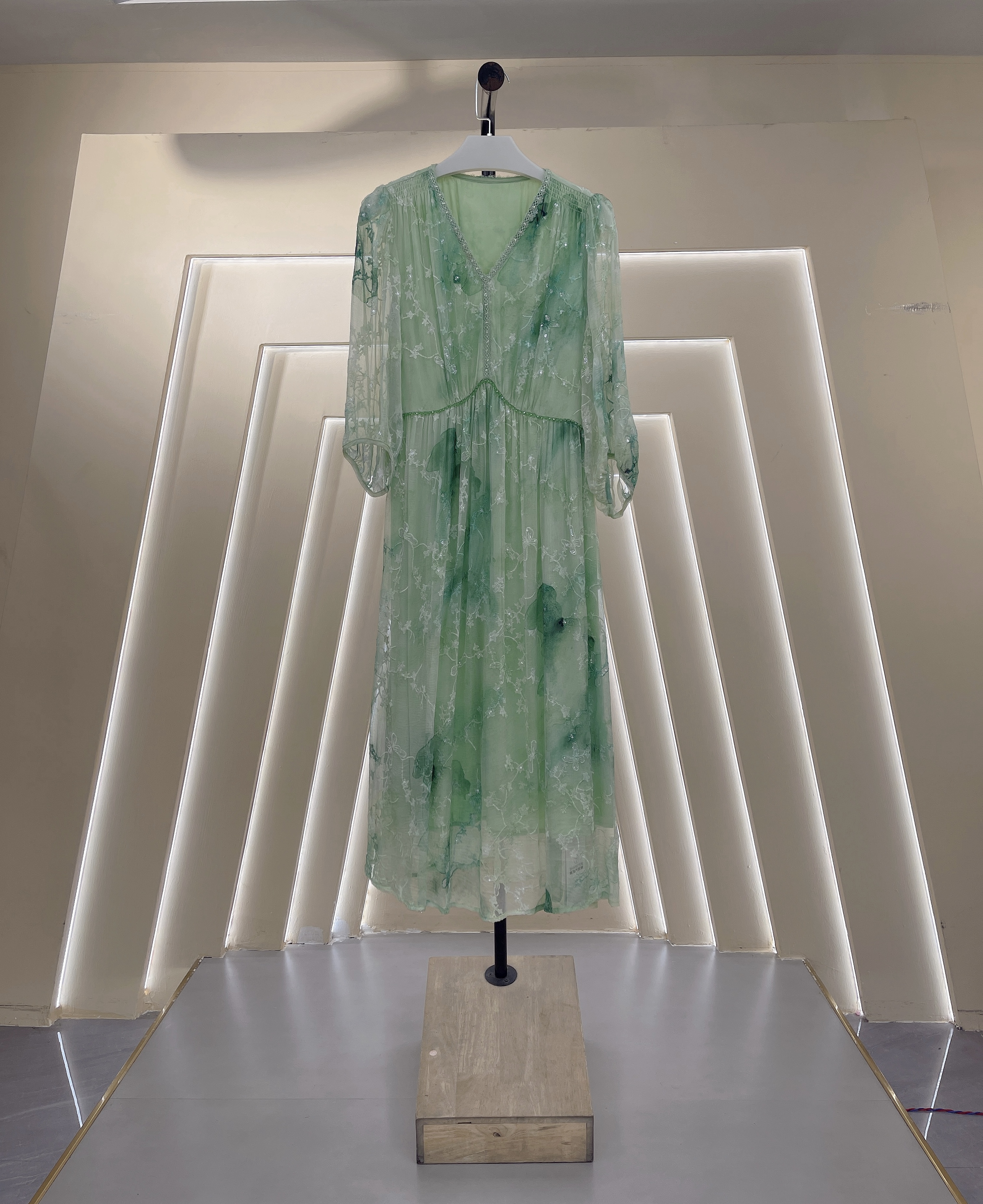 时尚绿色夏季裙子长款长裙百搭印花V领连衣裙A