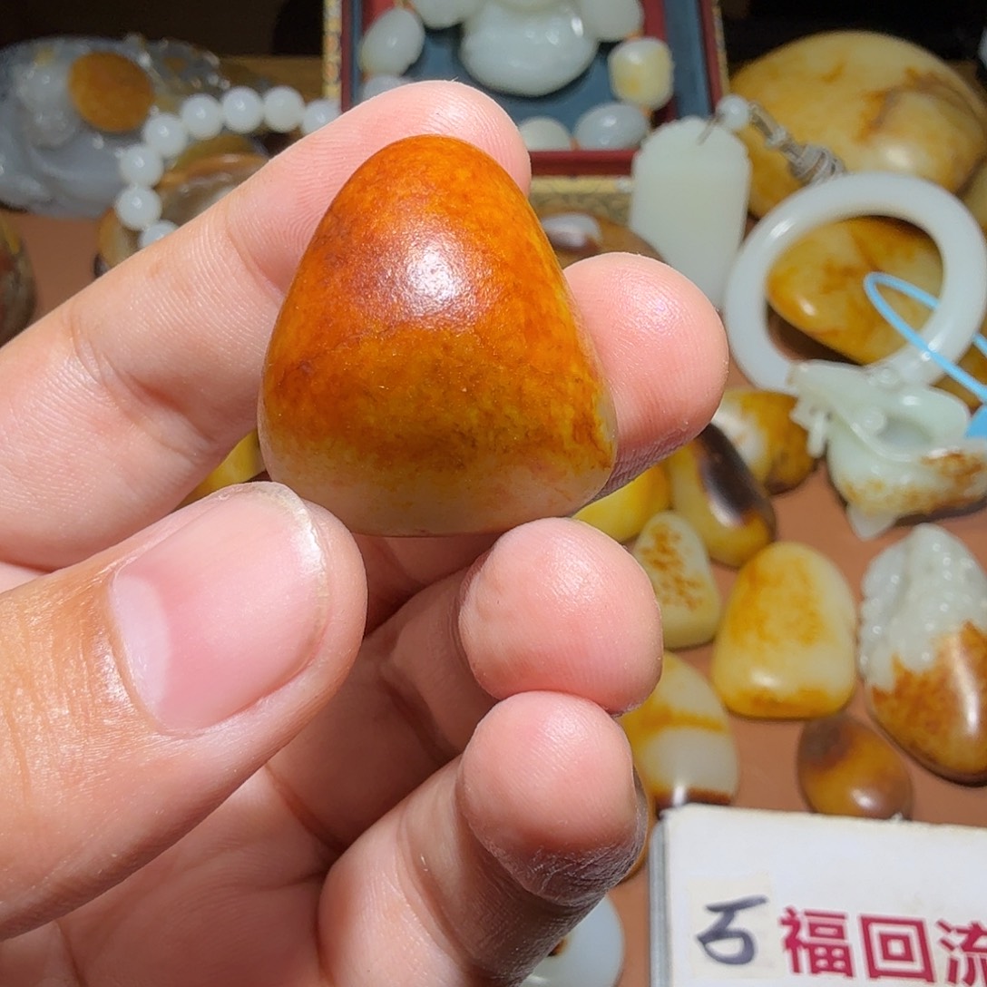 朋***友颈饰未镶嵌和田玉