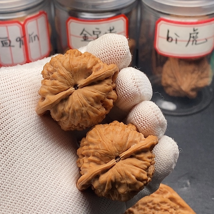 文玩核桃把件山西野生
