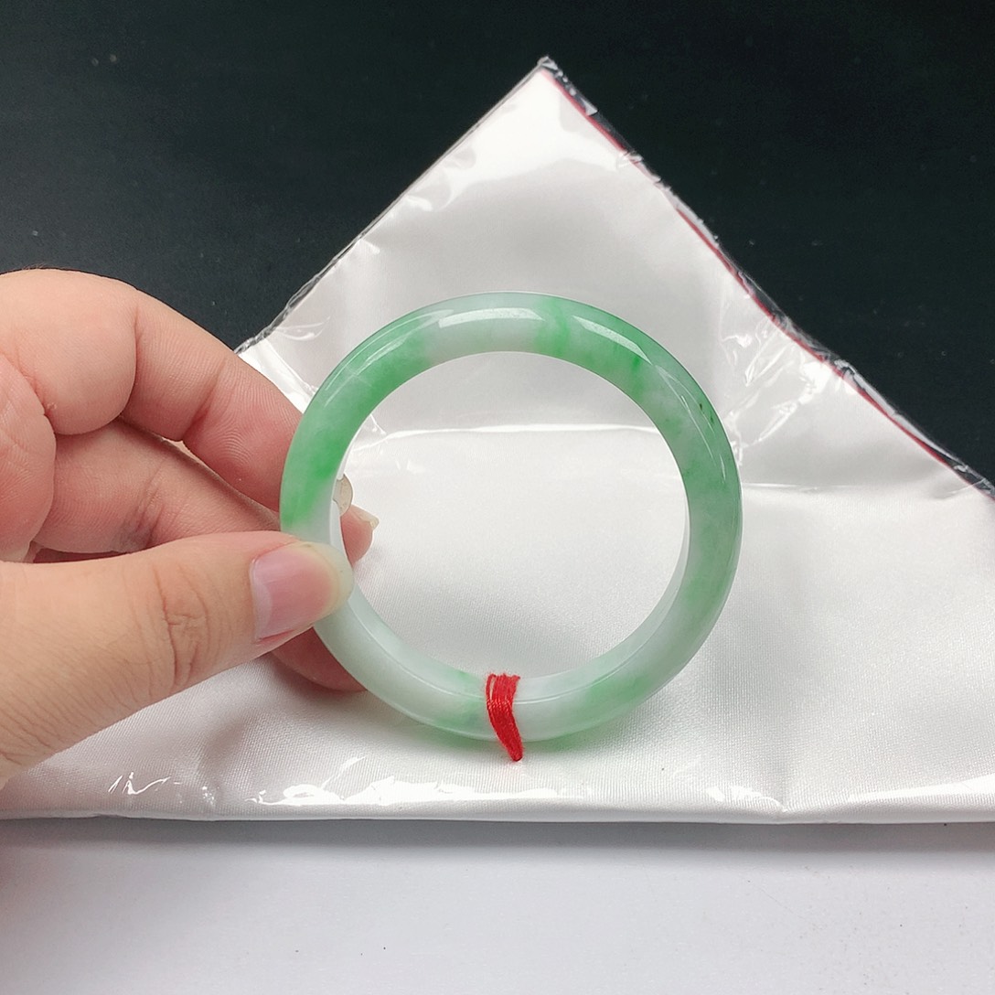 翡翠手镯未镶嵌翡翠005