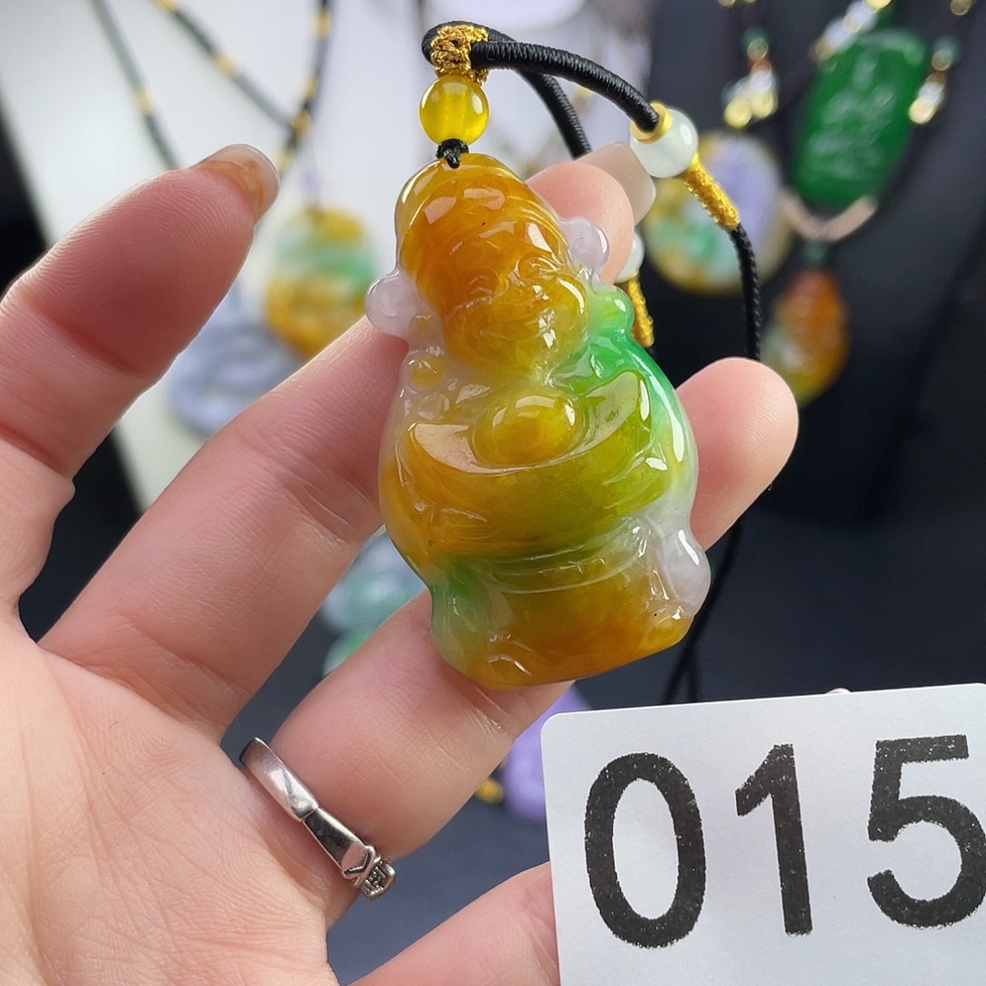 翡翠未镶嵌吊坠(赠链)