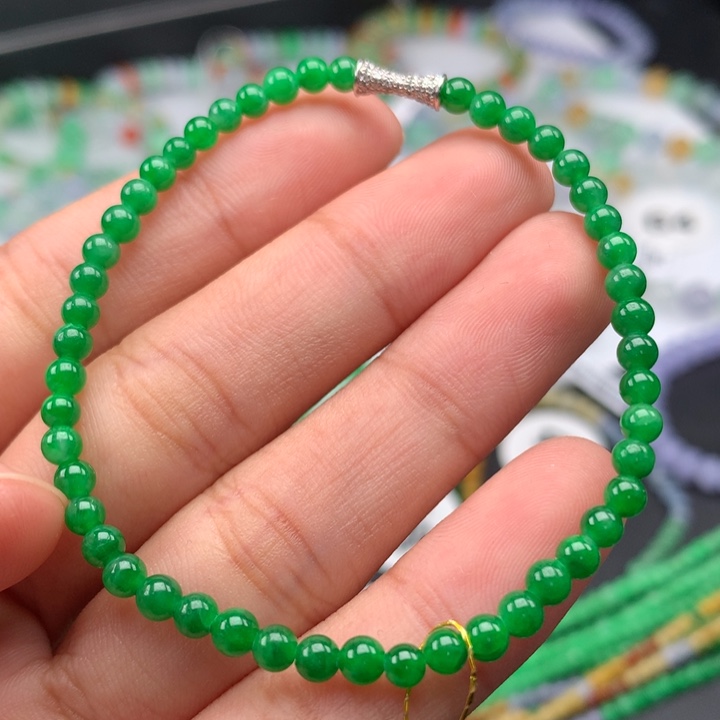 翡翠手镯未镶嵌卡