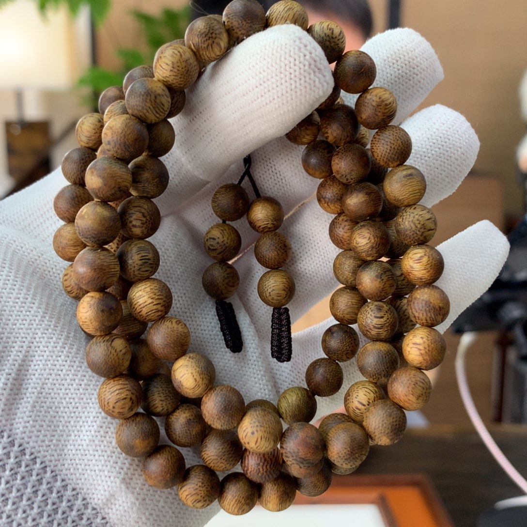 沉香手串8mm/108颗24克乌身圆叶