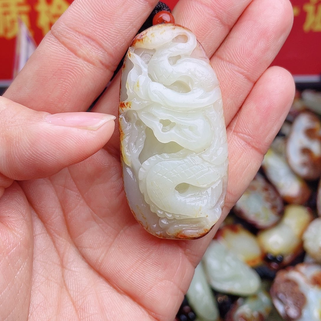 和田玉颈饰未镶嵌