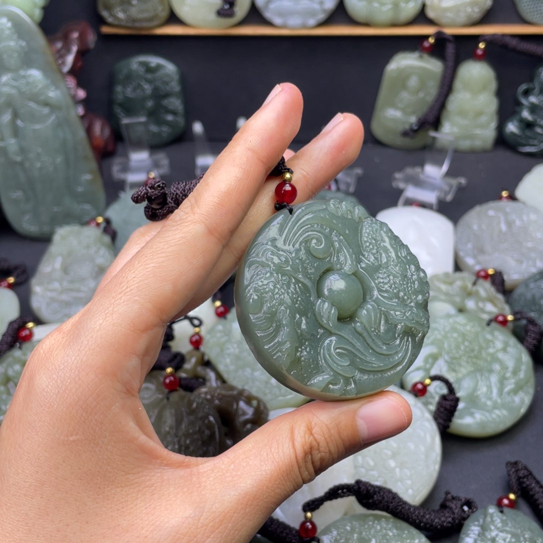 和田玉颈饰未镶嵌