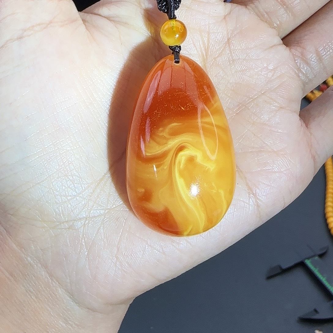 琥珀未镶嵌颈饰吊坠