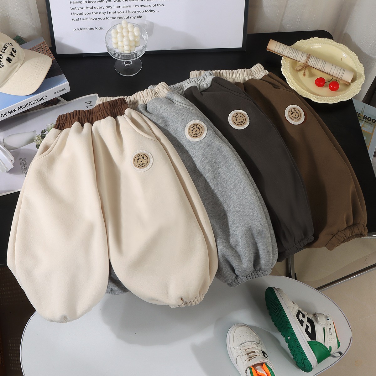 爆款儿童卡通一体绒休闲卫裤冬季男女童加厚加绒宽松型保暖长裤