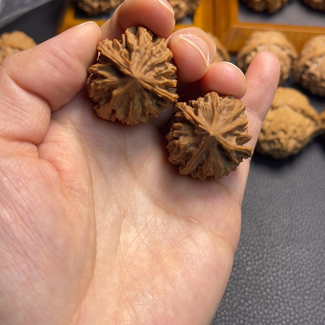 桃核把件全品三棱30 孟