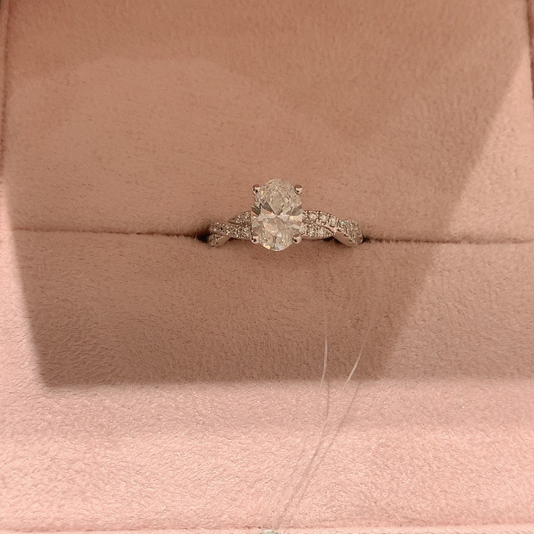 18K金镶嵌合成钻石普****姨15