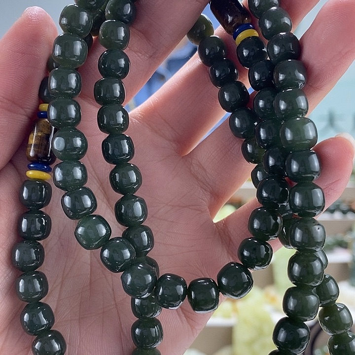 和田玉颈饰未镶嵌微瑕