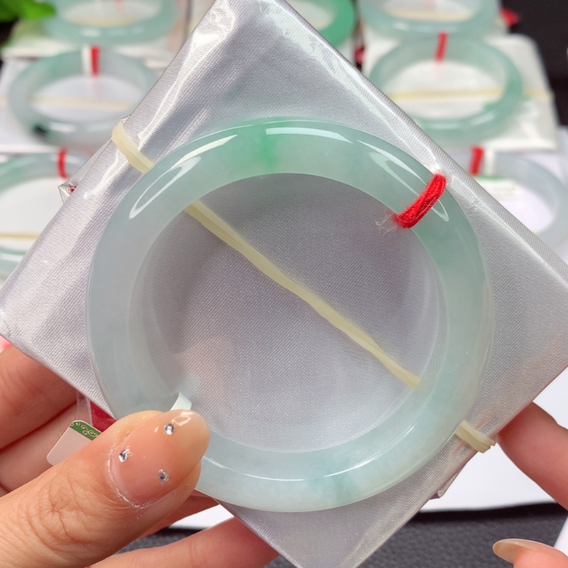 【闪购商品】翡翠手镯未镶嵌天然翡翠手镯