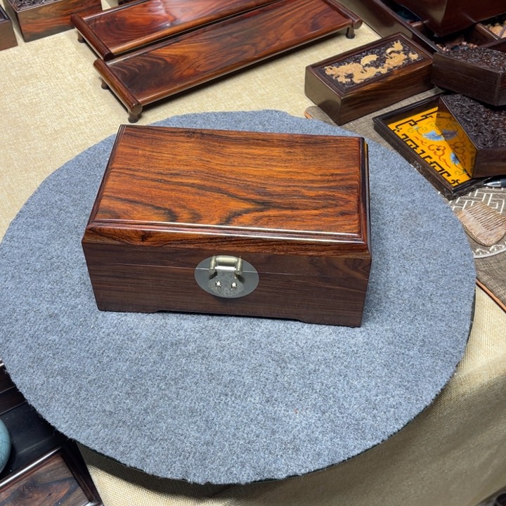 紫檀木类成套家具