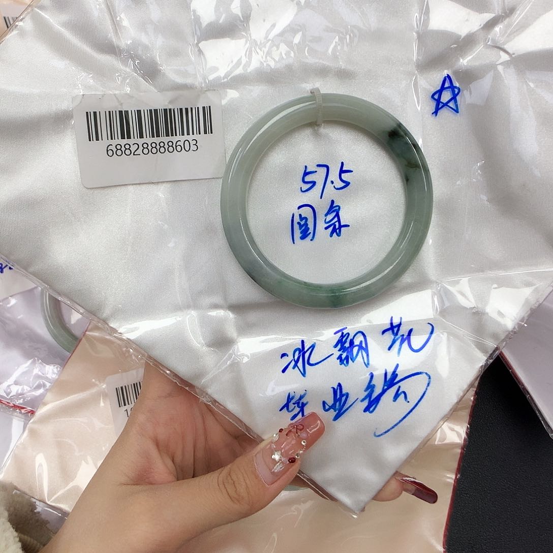 翡翠手镯未镶嵌那****@天然缅甸翡翠手镯