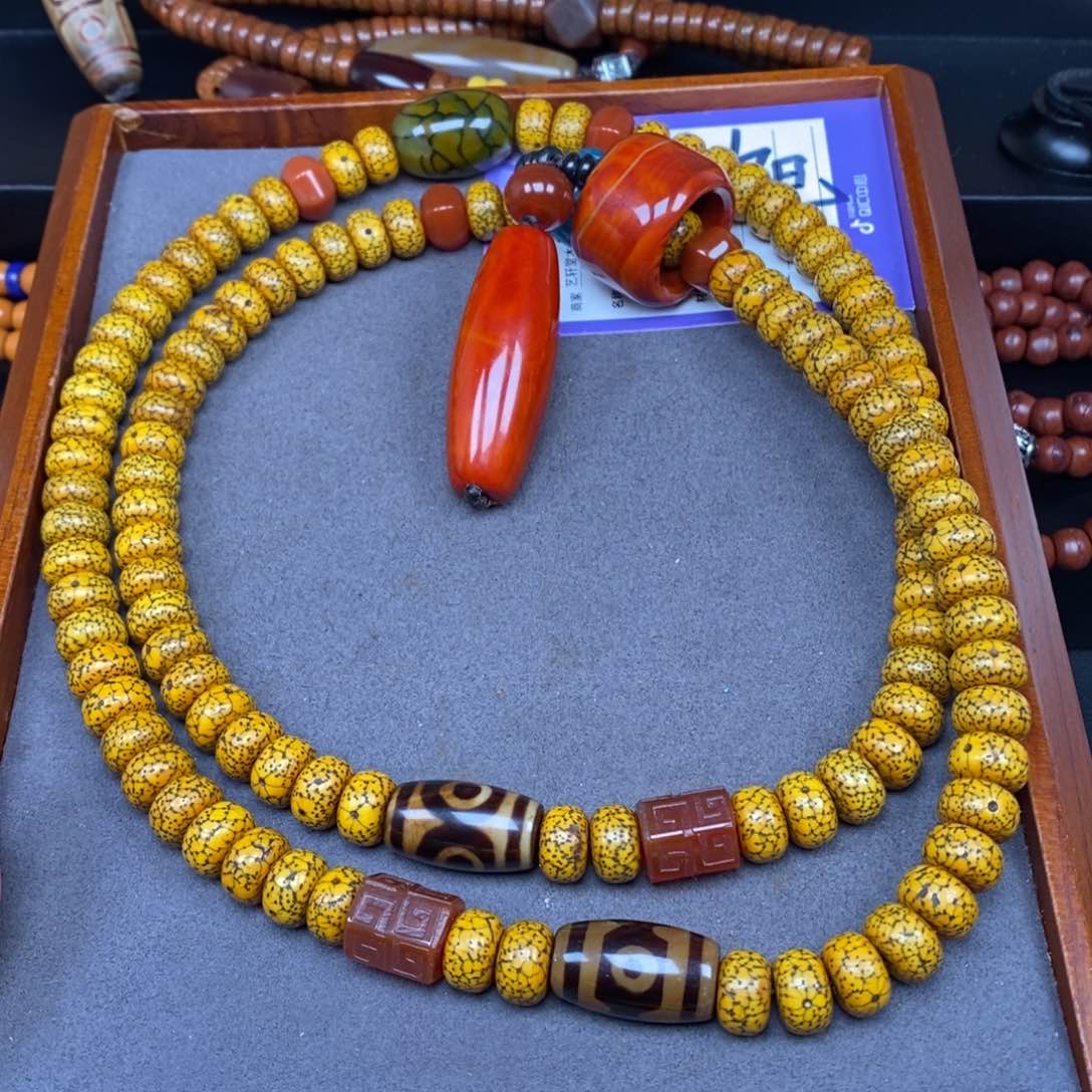 星月菩提吊坠薛*传星月