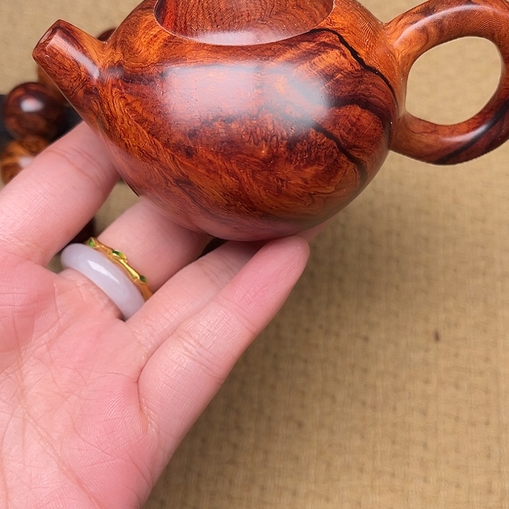 日***白其他黄花梨/降香黄檀