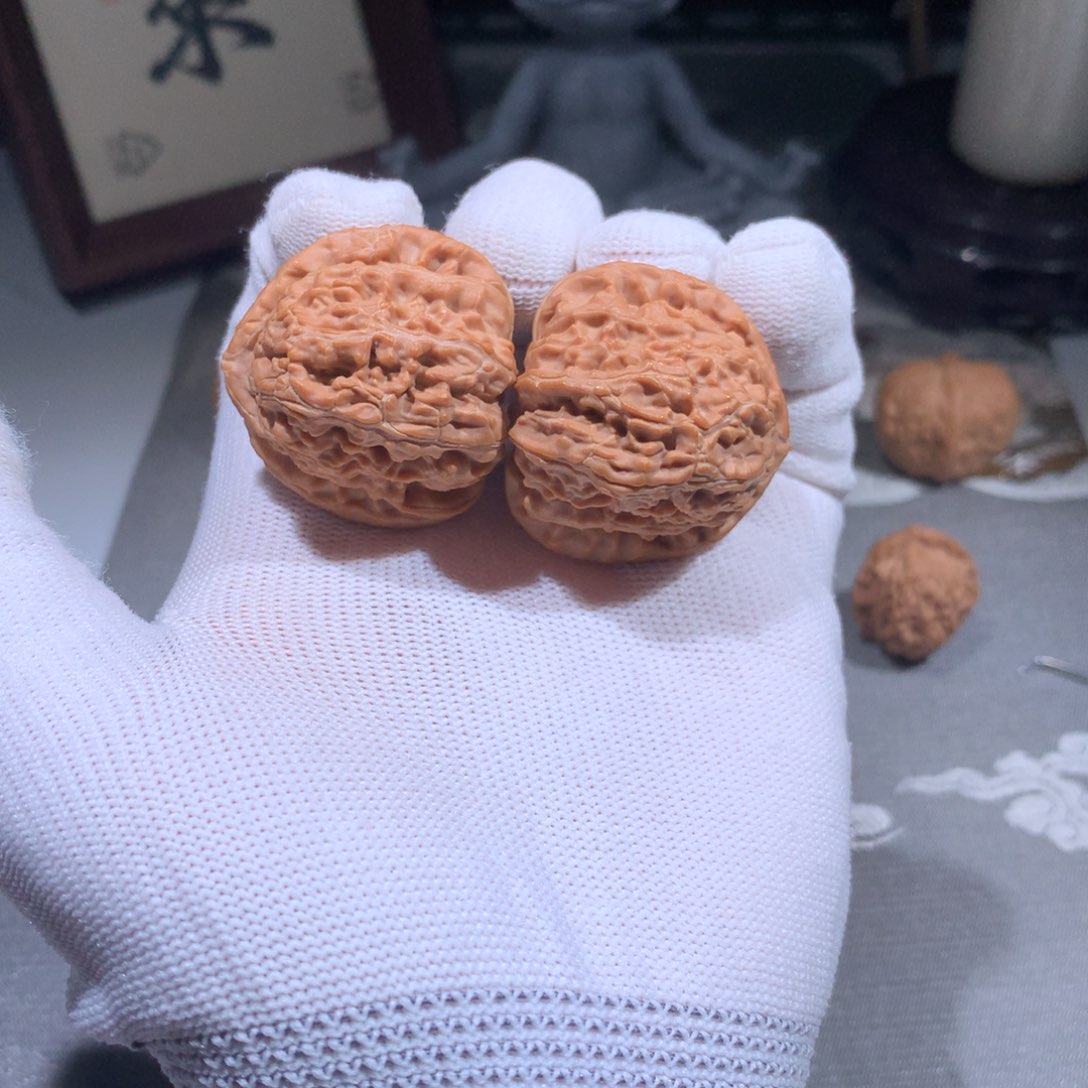 文玩核桃把件三角白70219