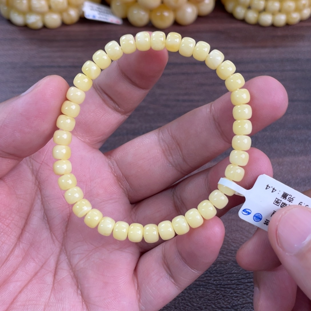 未镶嵌琥珀裸石010000000000