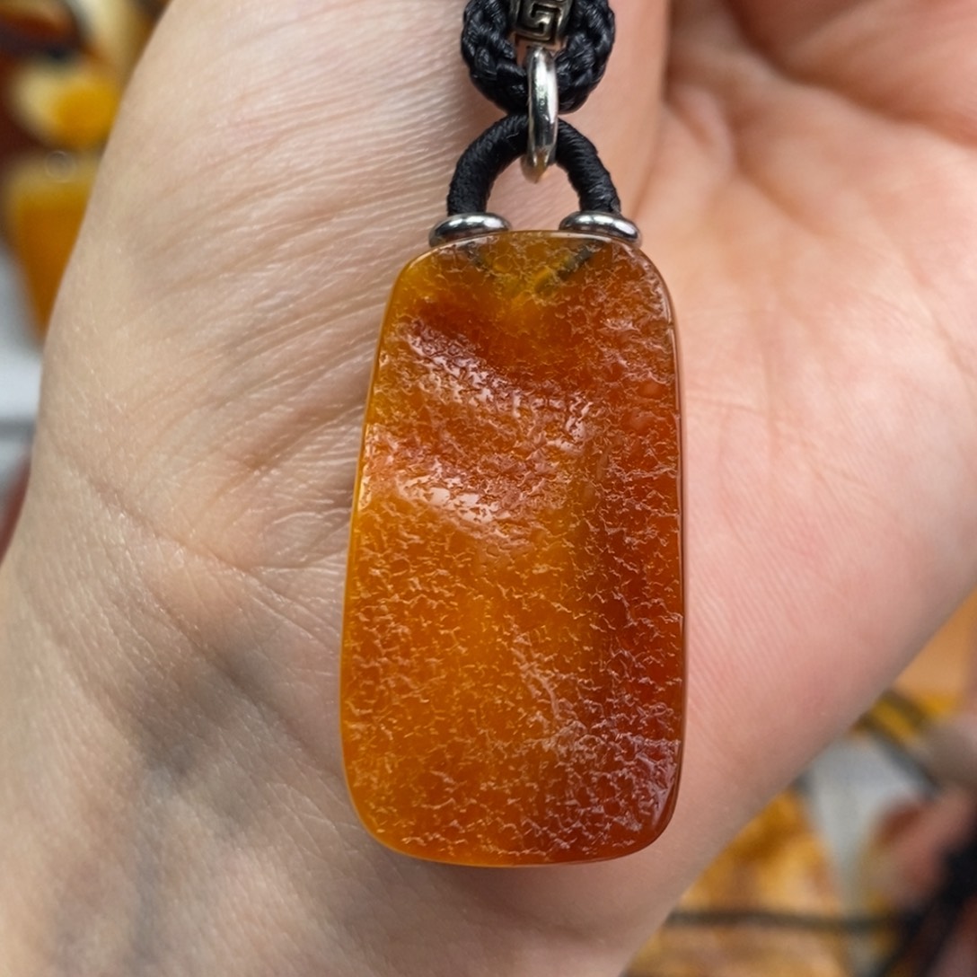 琥珀吊坠(赠链)未镶嵌