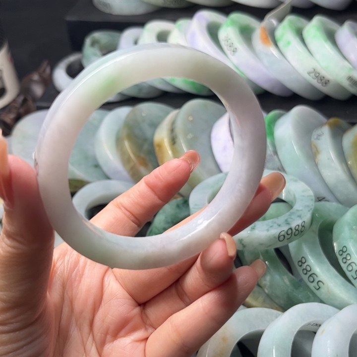 定制翡翠未镶嵌手镯