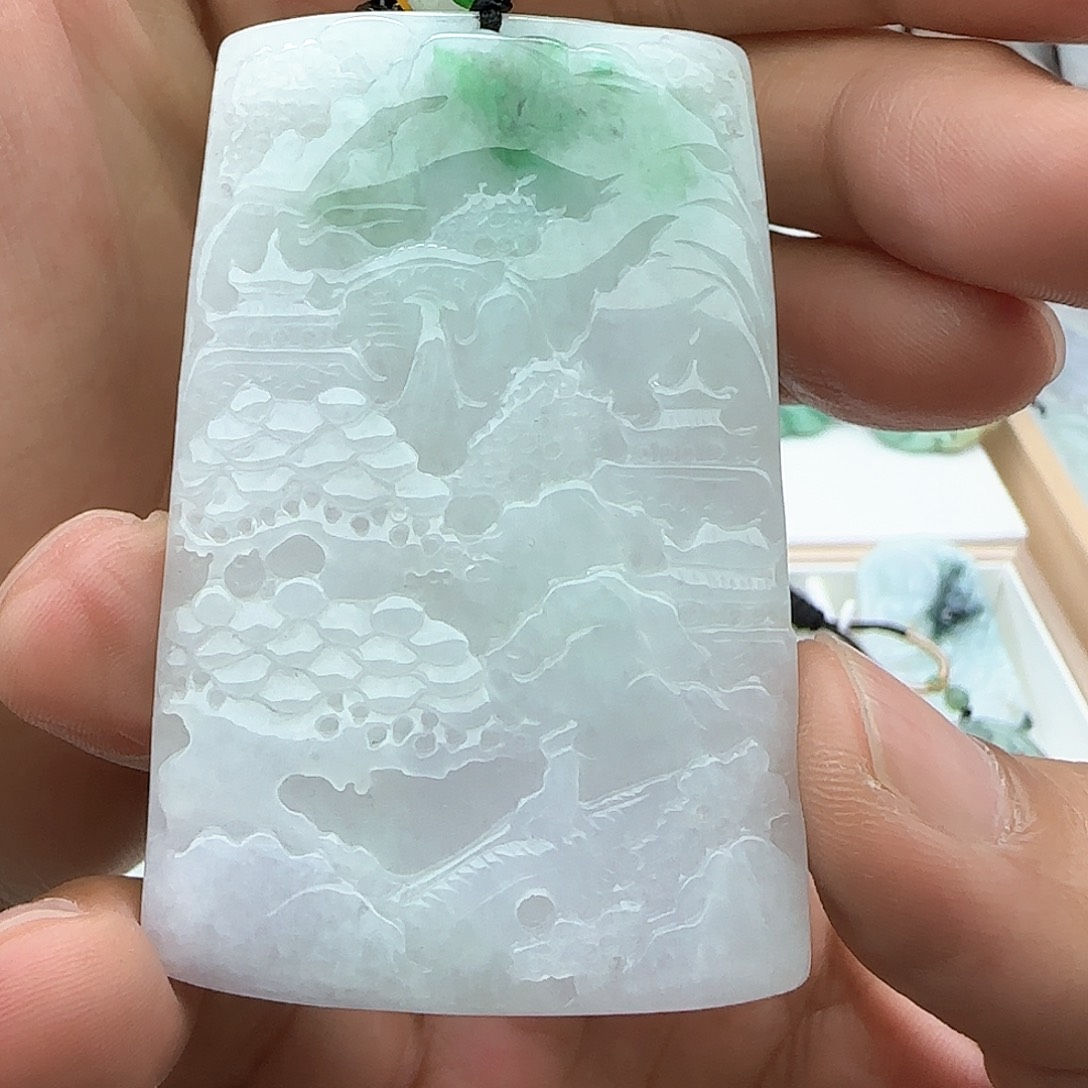 翡翠颈饰未镶嵌翡翠