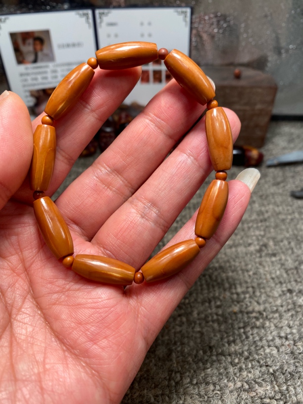 福利苏工核雕纯手工雕刻，稀有整核细长老型，立体感十足，超好玩