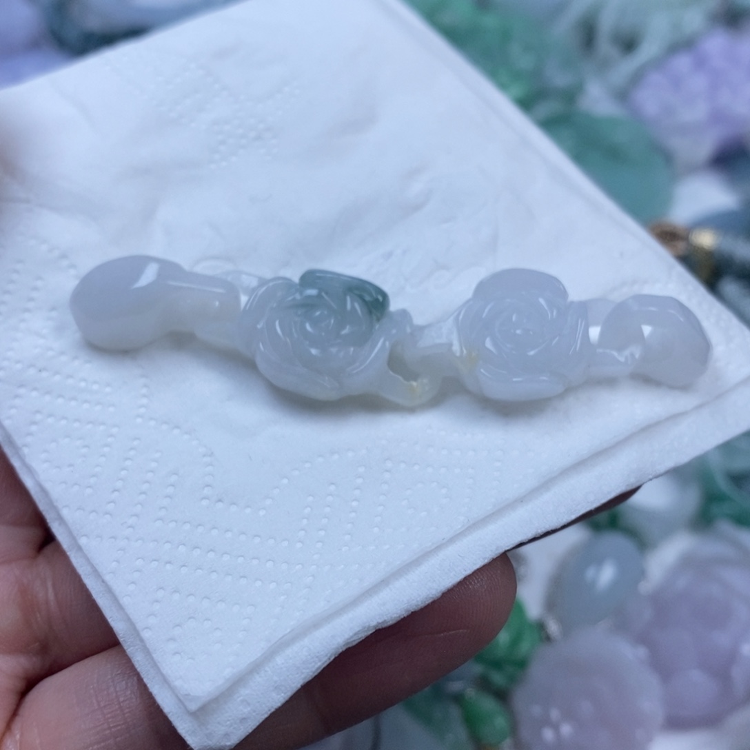 颈饰未镶嵌翡翠高**岭翡翠