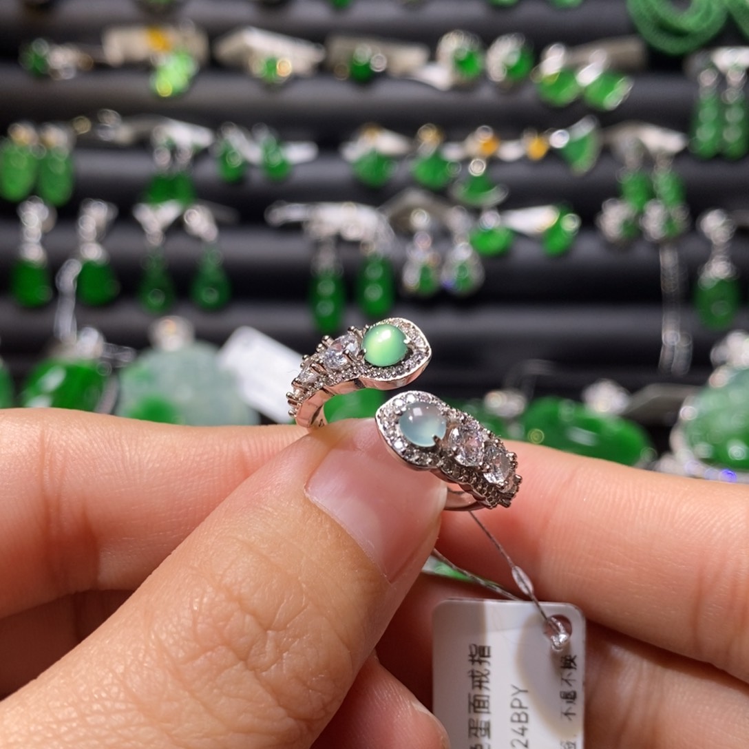 翡翠戒指银S925镶嵌天然翡翠