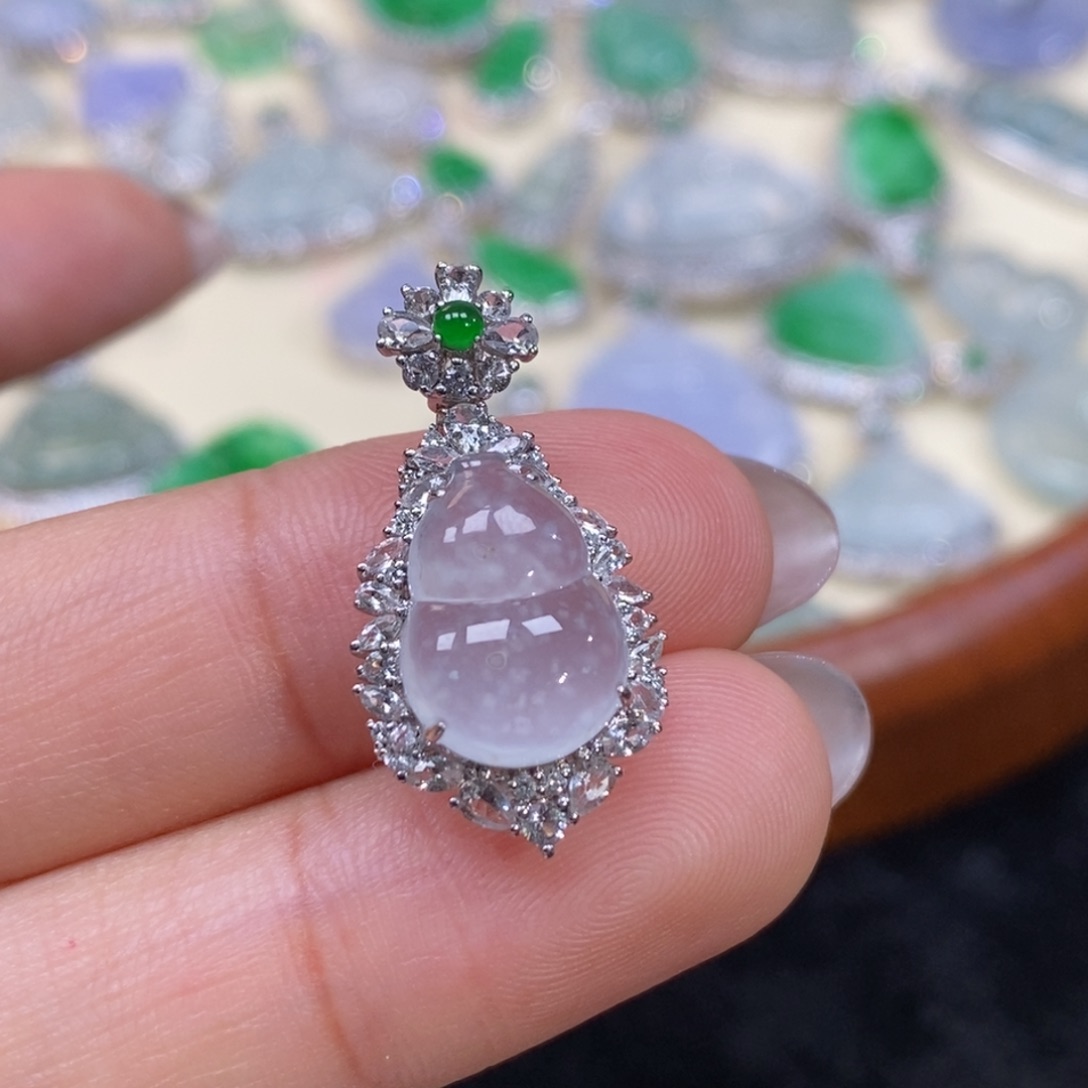 翡翠吊坠(赠链)18K金镶嵌