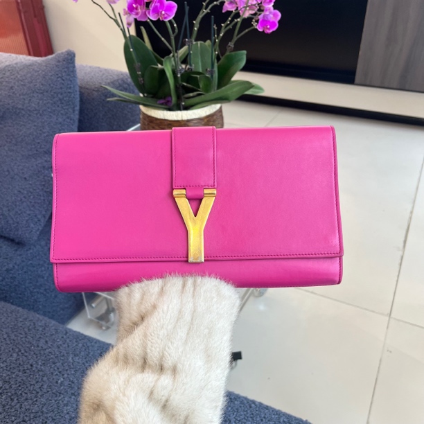 95新 YSL/圣罗兰 玫红色手拿包可加链条单肩斜挎