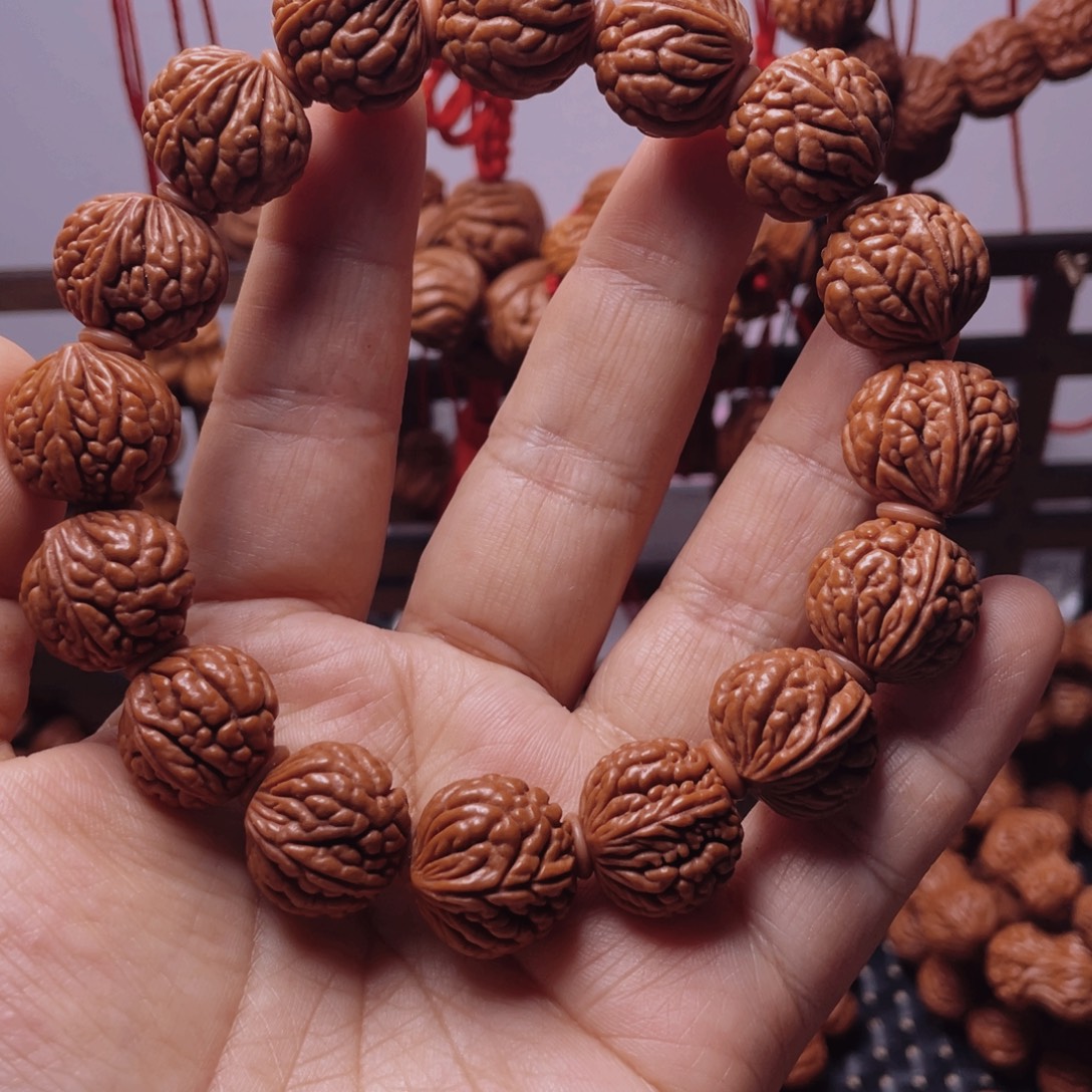 木质类龙纹桃枭手串