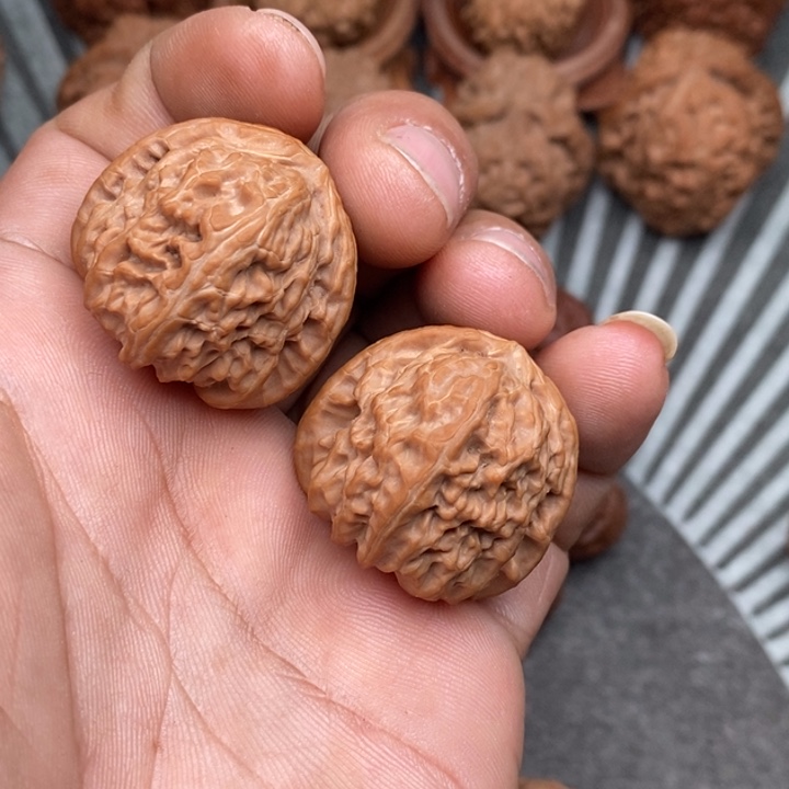 文玩核桃把件侯*白狮子