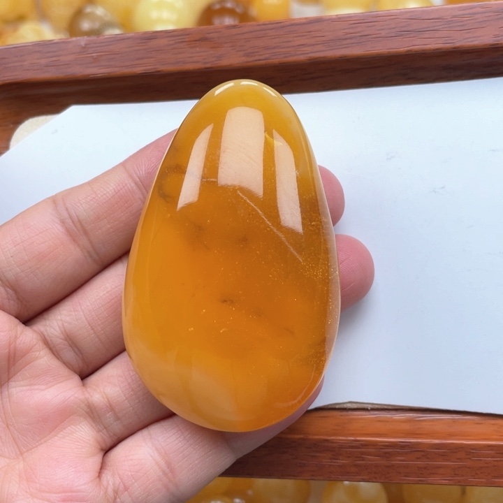 蜜蜡裸石未镶嵌蜜蜡吊坠重34.2克