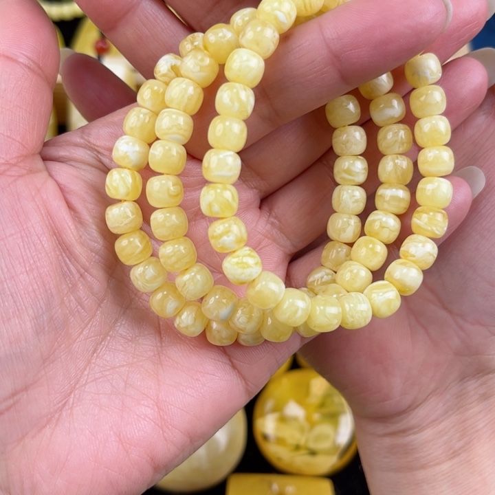 琥珀珠宝奇石未镶嵌琥珀，多样性发其一