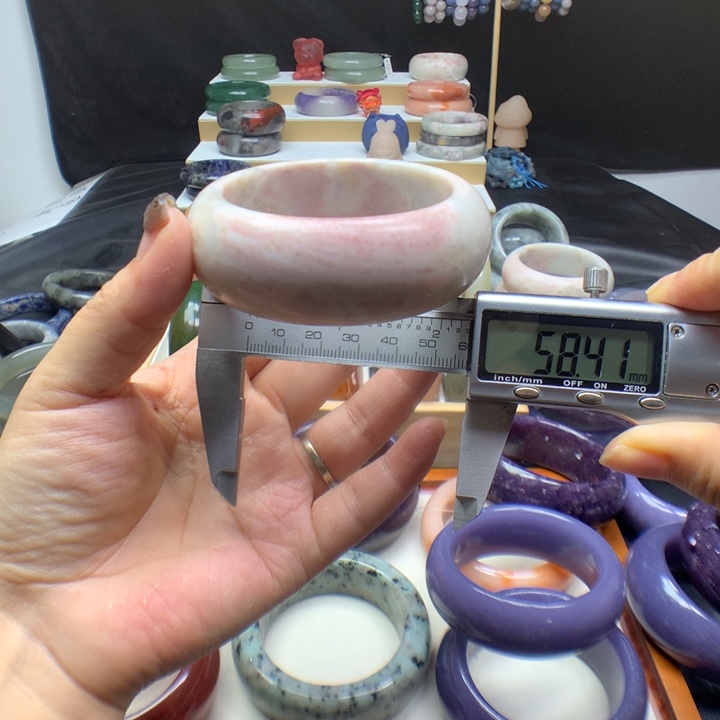 未镶嵌手镯石英质玉