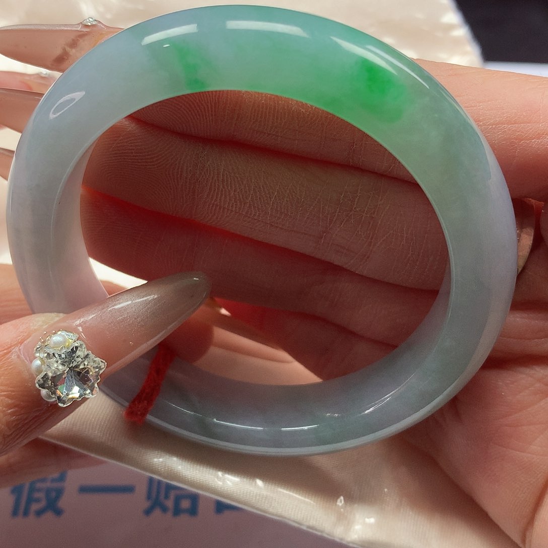 翡翠手镯未镶嵌暖*57圈