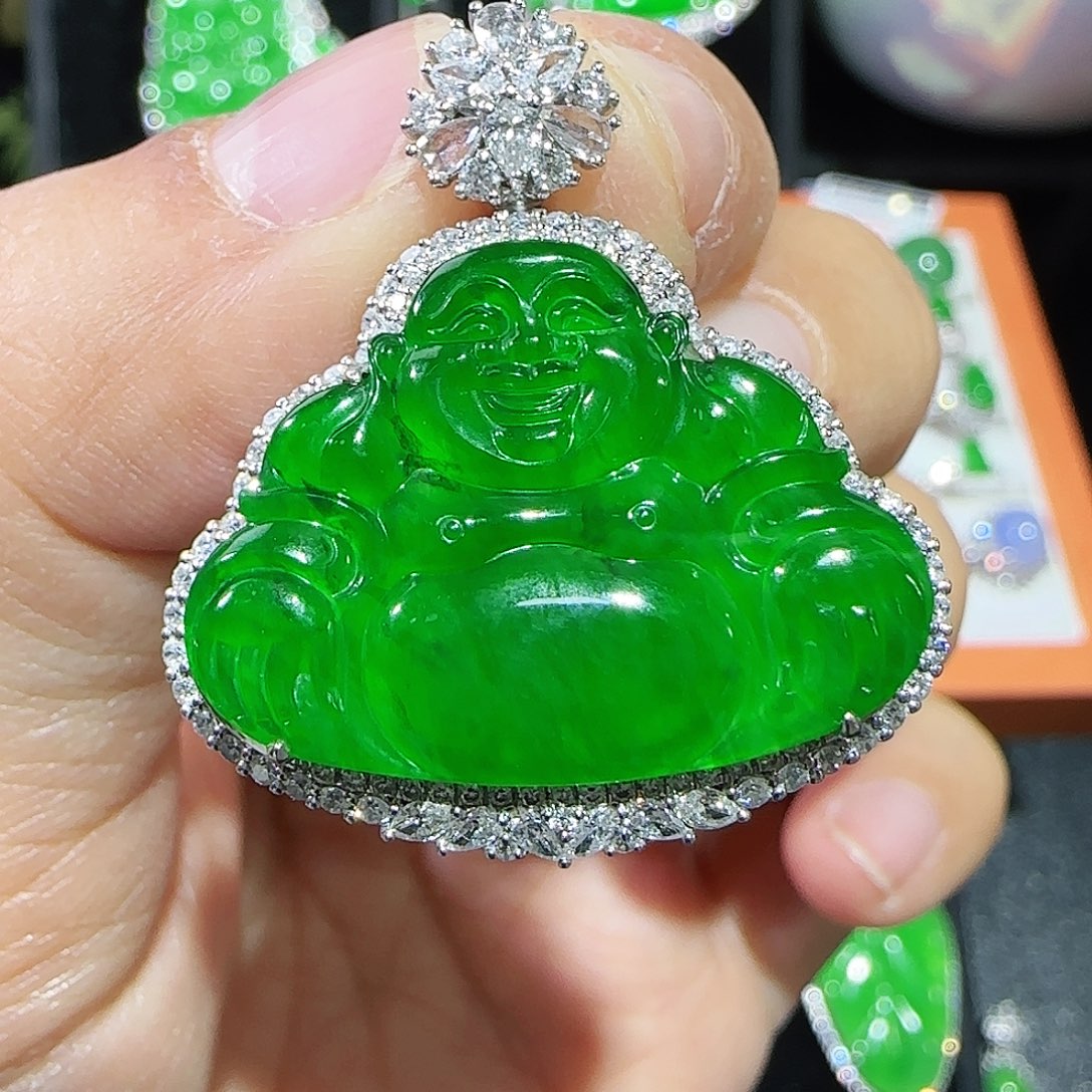 翡翠吊坠(不含链)18K金镶嵌