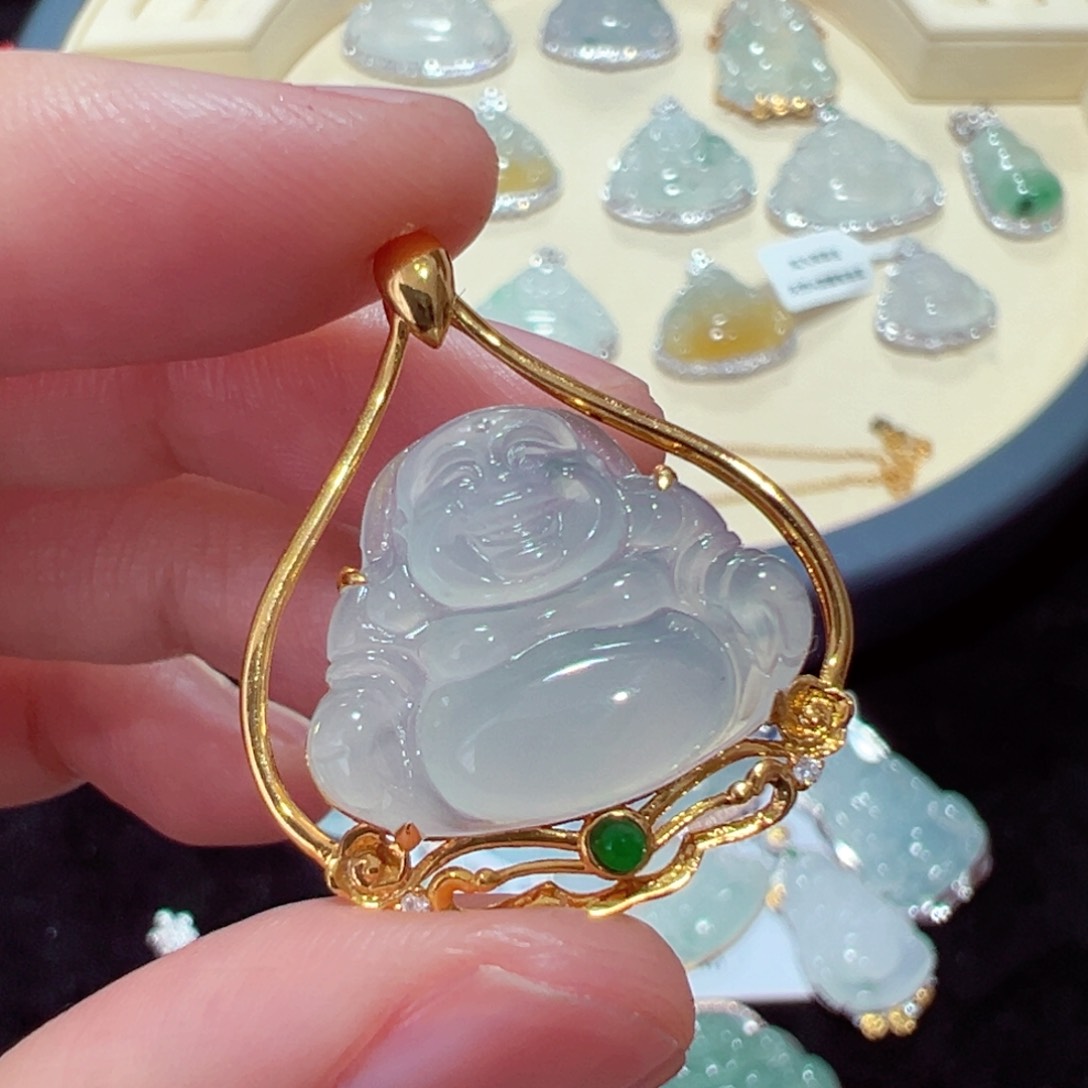 翡翠颈饰18K金镶嵌K****?吊坠