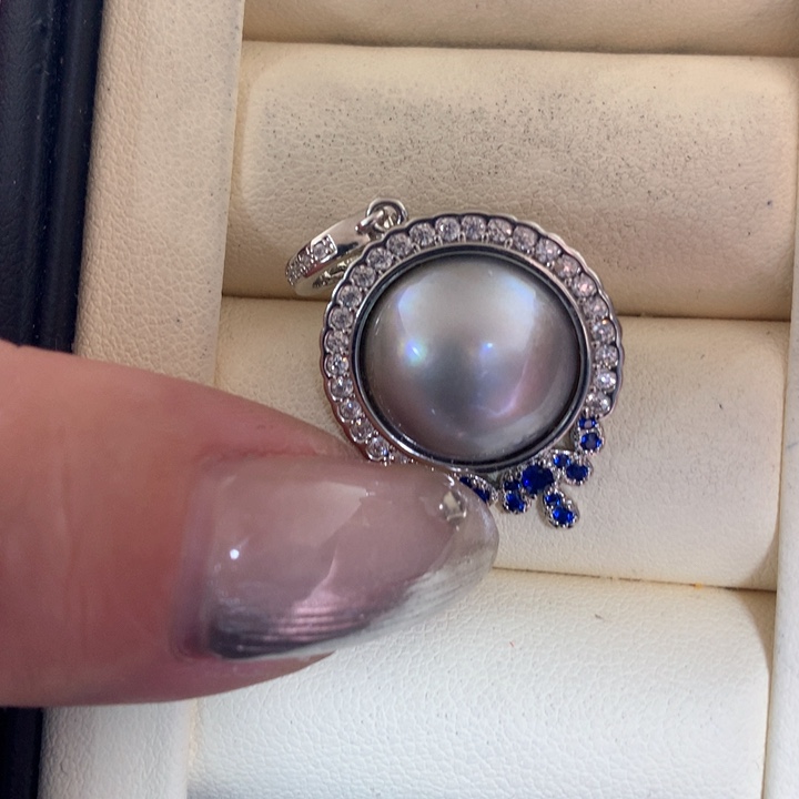 未镶嵌颈饰拼合珍珠（马贝珠）