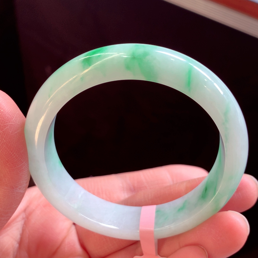翡翠手镯未镶嵌缅甸翡翠