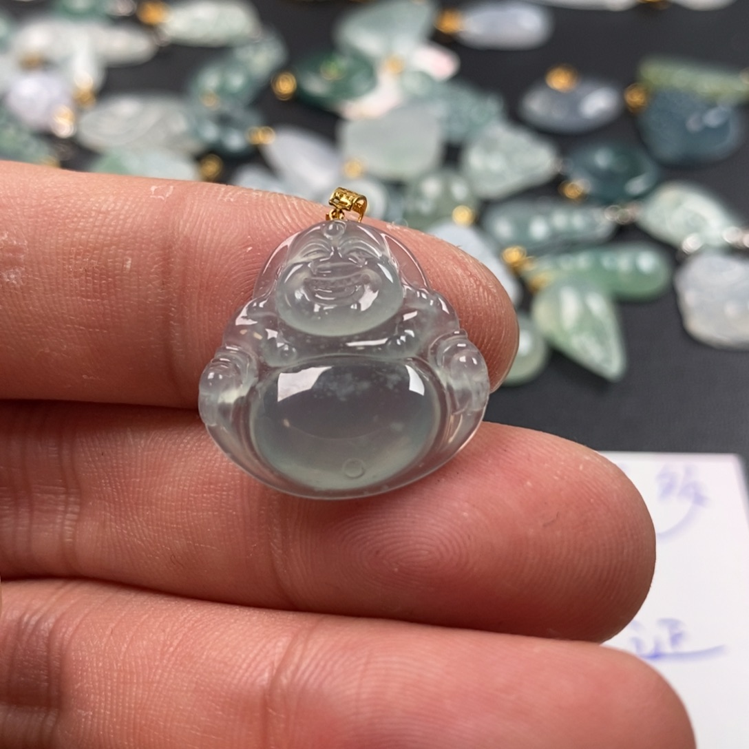 颈饰18K金镶嵌翡翠