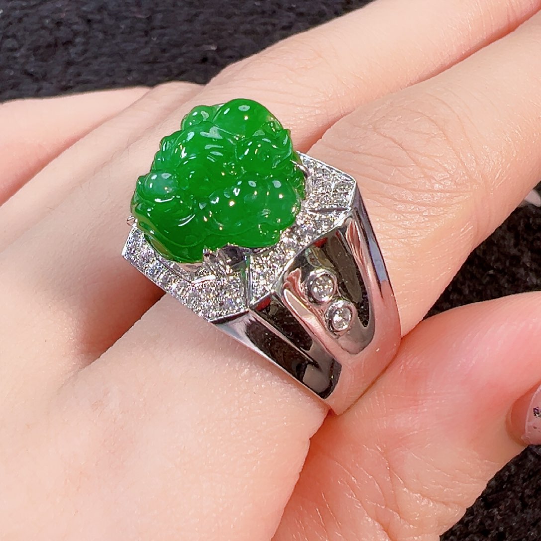 翡翠18K金镶嵌戒指签收后24小时鉴赏期