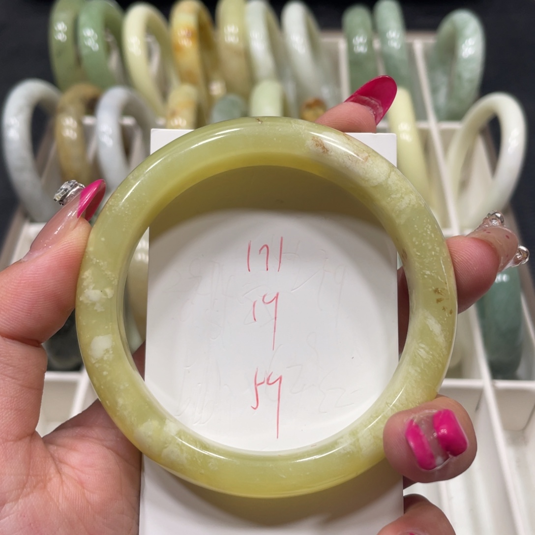 未镶嵌蛇纹石玉手镯