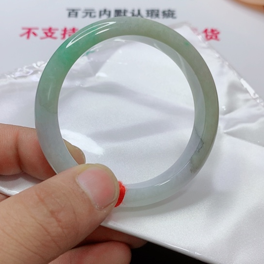 翡翠手镯未镶嵌手镯