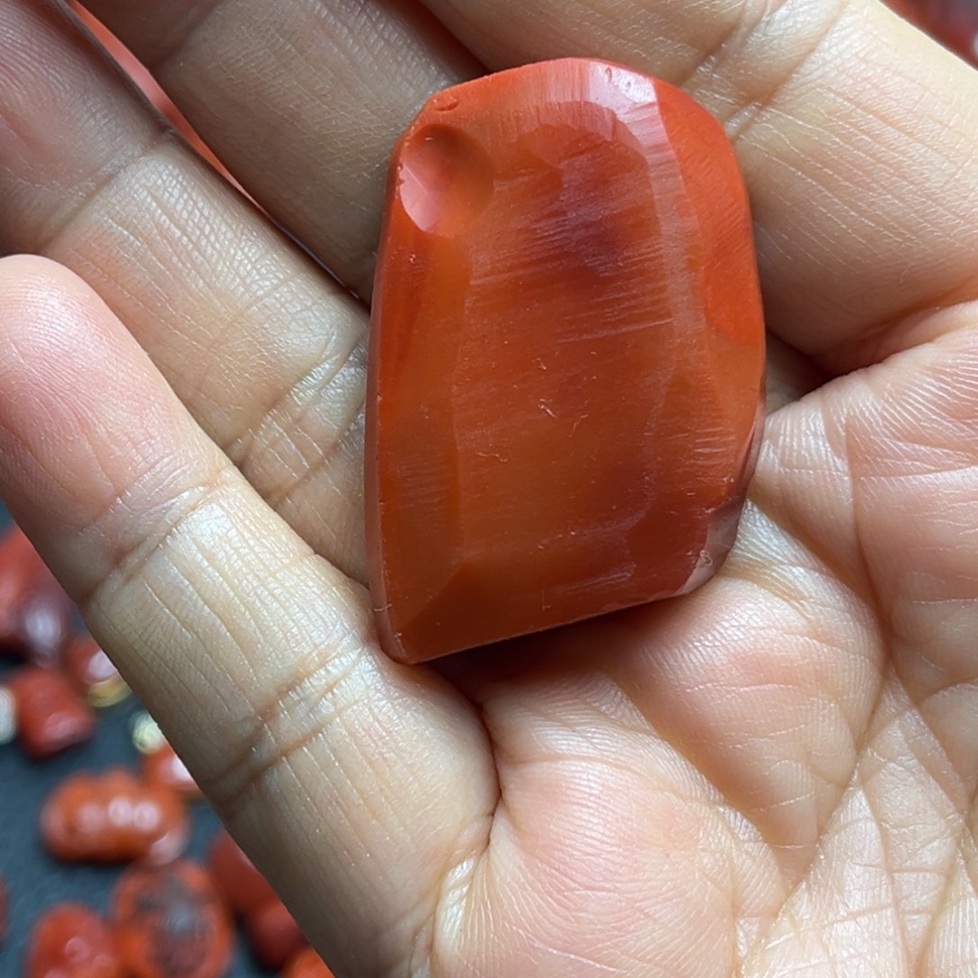 南红玛瑙未镶嵌颈饰