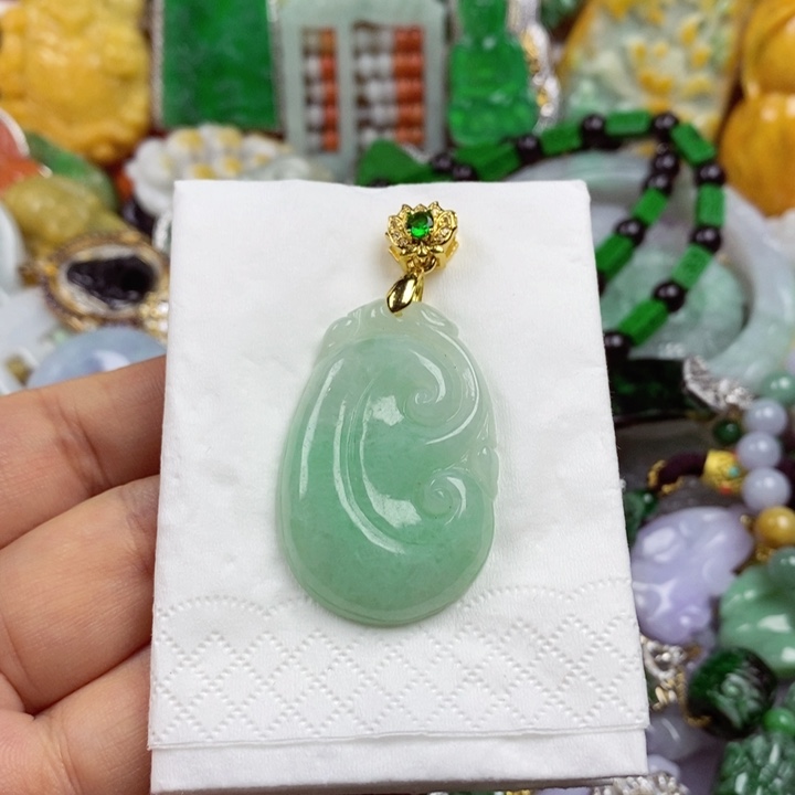 翡翠未镶嵌吊坠(赠链)